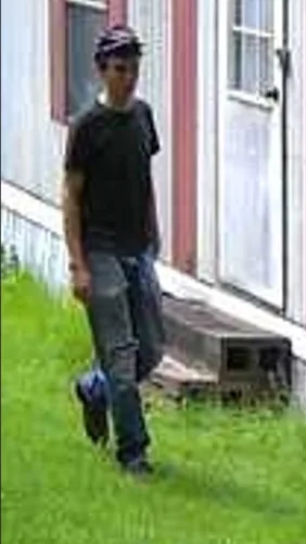 Police seek suspect in Eldred trespassing